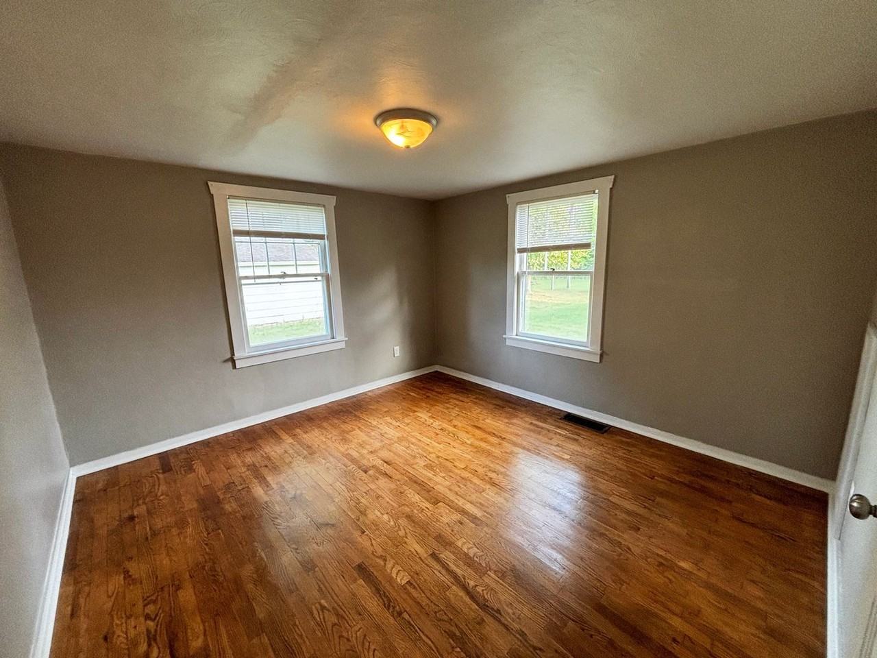 926 Maiden Ln - Photo 6 of 10