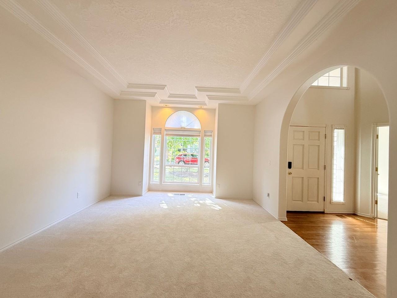 16775 Sw Springwater Ln - Photo 5 of 36