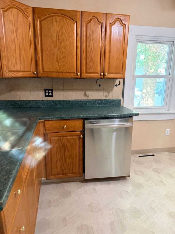 519 West St - Photo 3 of 9