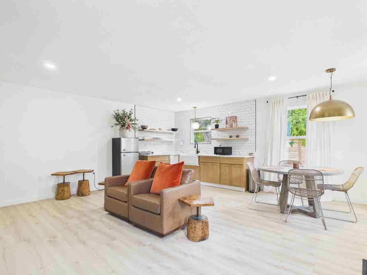 421 E Orchard St - Photo 3 of 9
