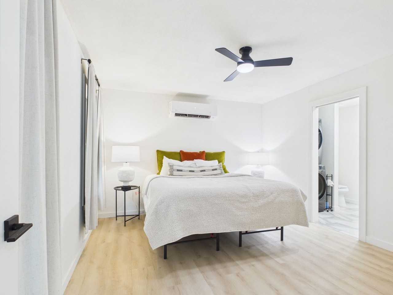 421 E Orchard St - Photo 7 of 9