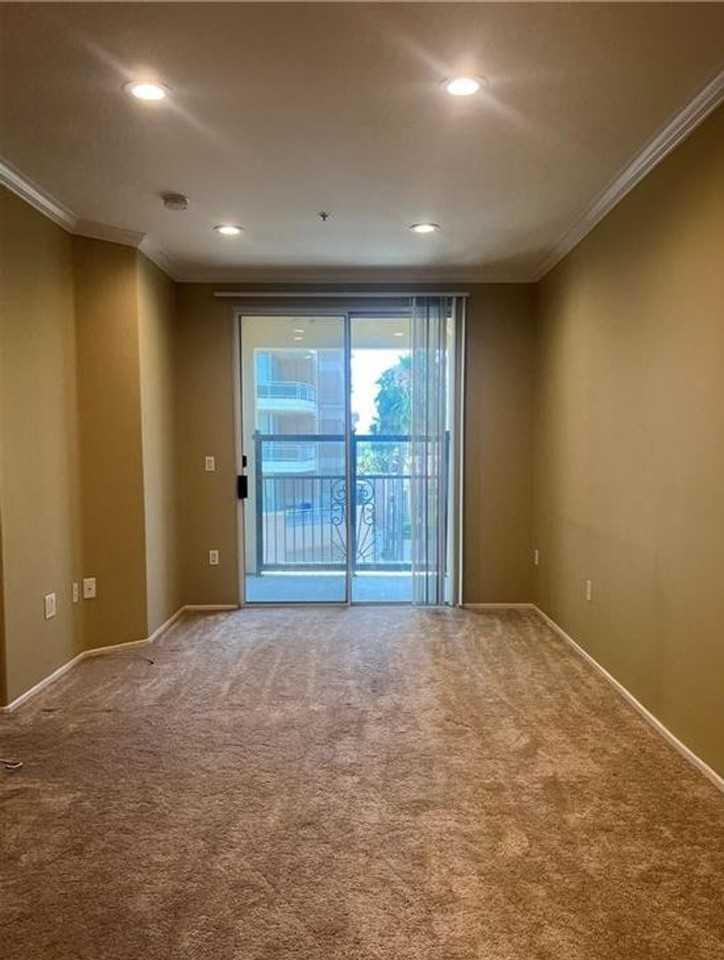 2418 Watermarke Pl - Photo 5 of 14