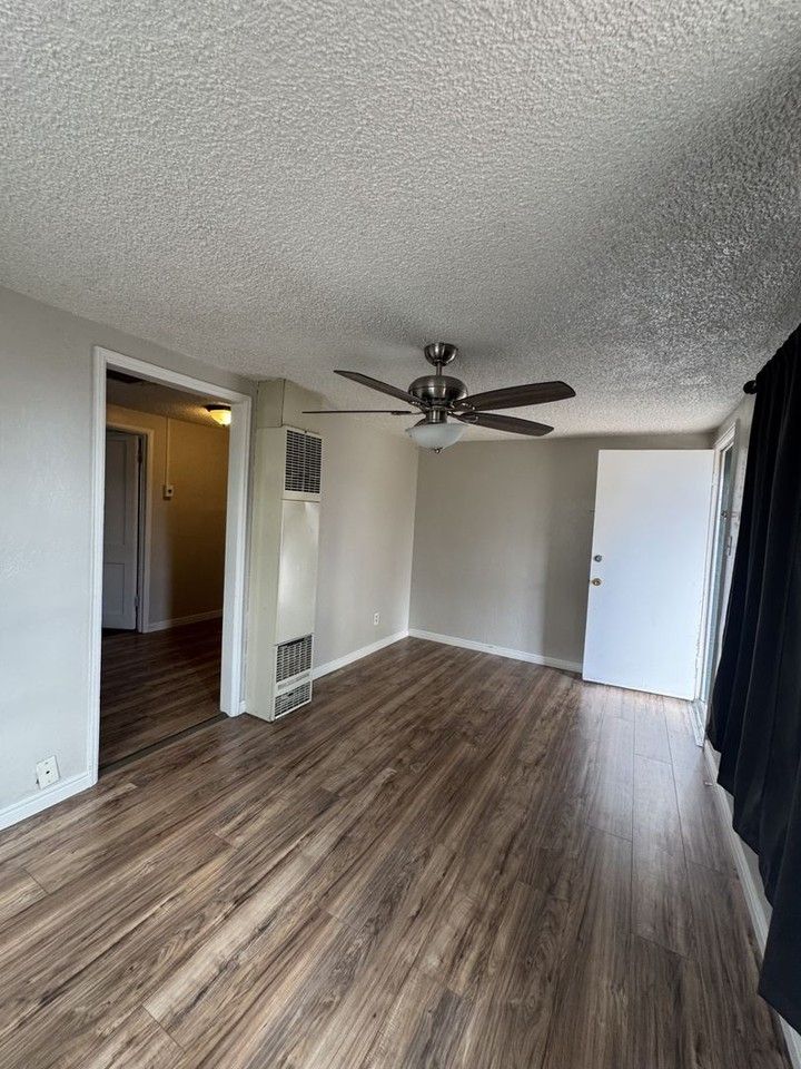 444 N 400 W - Photo 5 of 17