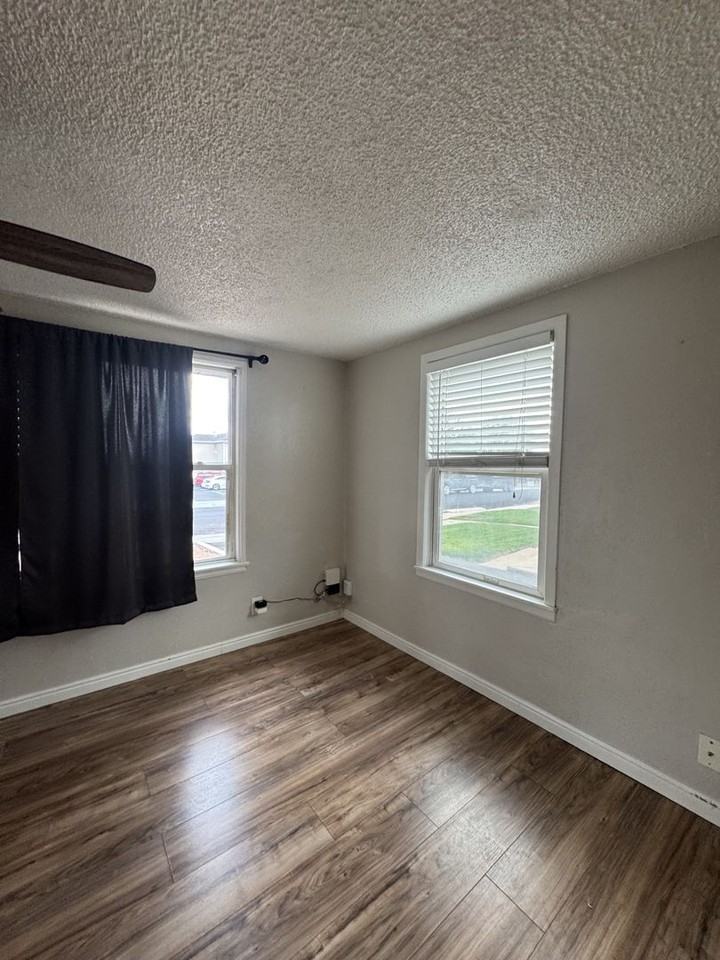 444 N 400 W - Photo 6 of 17