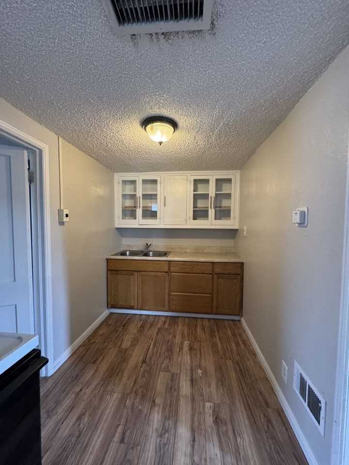 444 N 400 W - Photo 7 of 17