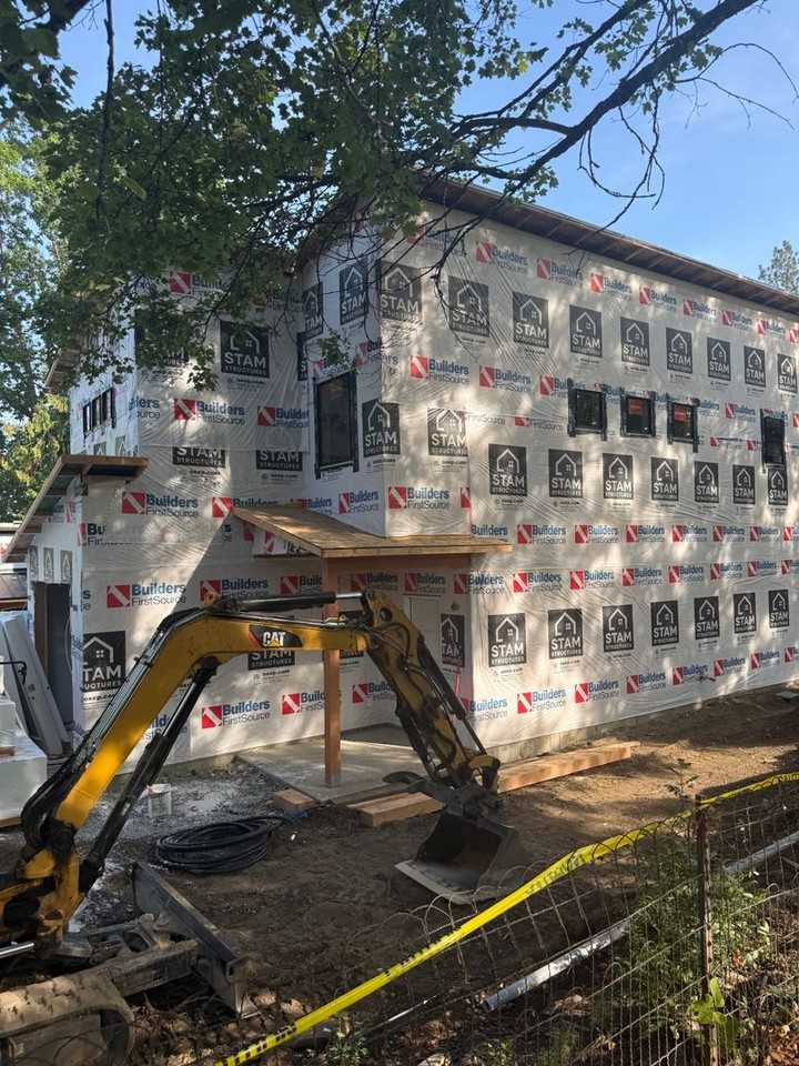 902 E Hastings Ave - Photo 2 of 18