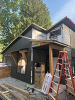 featured image of 906 E Hastings Ave
