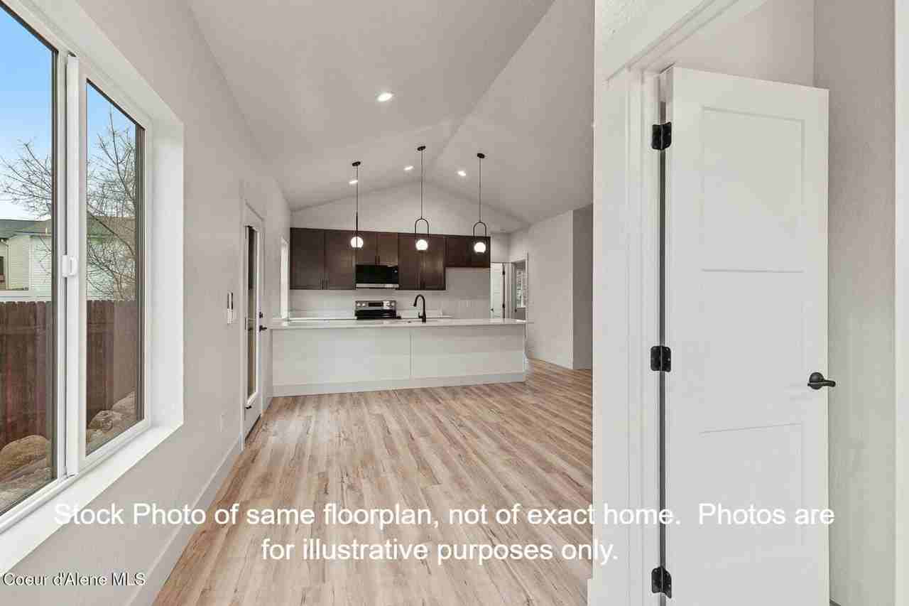 906 E Hastings Ave - Photo 3 of 17