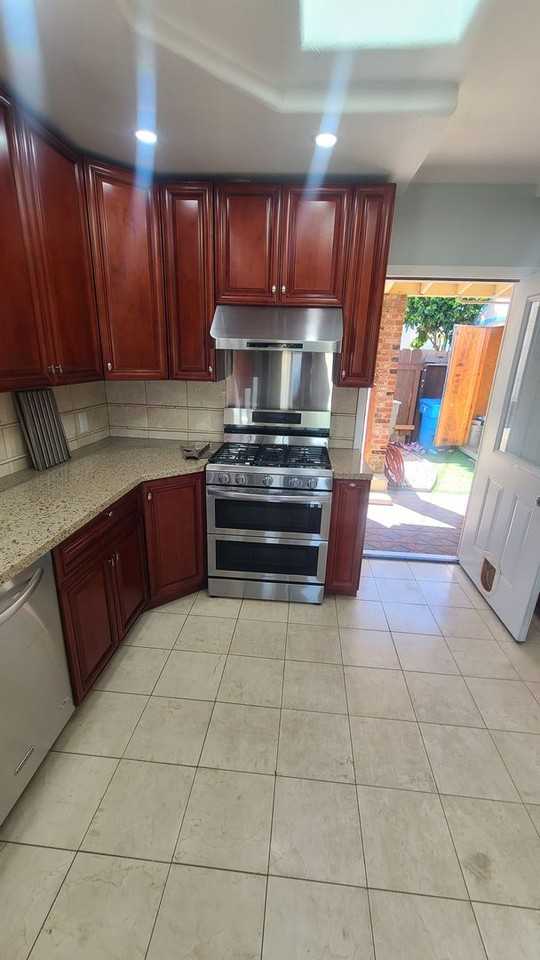 469 Cypress Ave - Photo 4 of 25