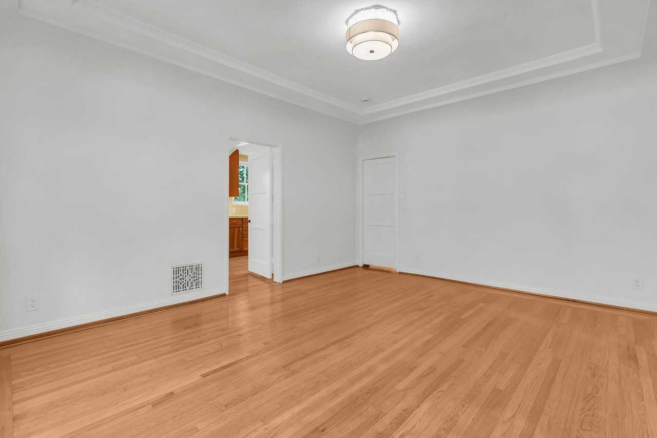 6500 Olympic Pl - Photo 6 of 32