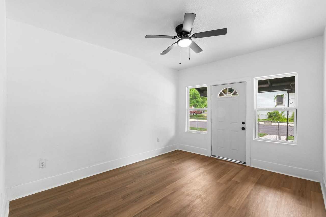 1200 W Magnolia Ave - Photo 5 of 29