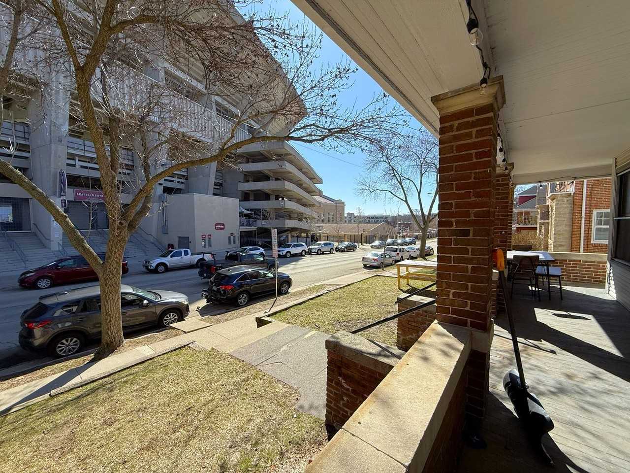 104 N Breese Ter - Photo 4 of 50