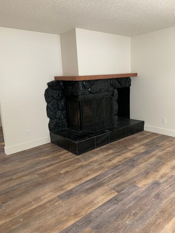 6335 E 31st Ave #B - Photo 4 of 50