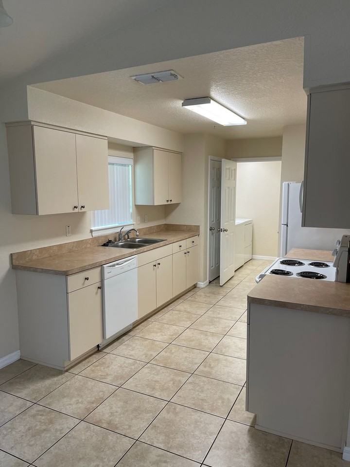 8130 Juniper Rd - Photo 3 of 16