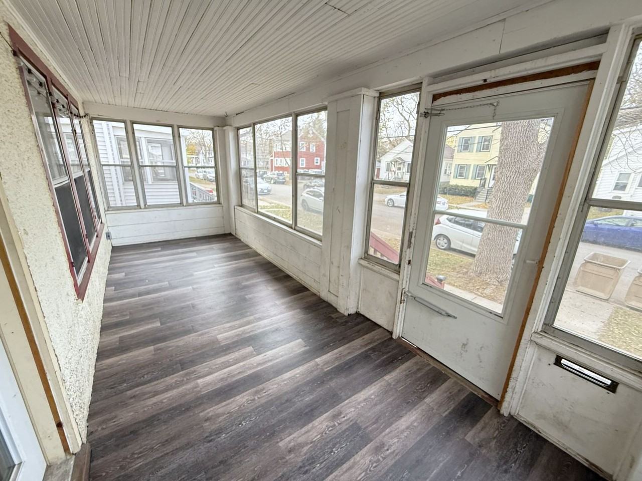 1325 Milton St - Photo 5 of 39