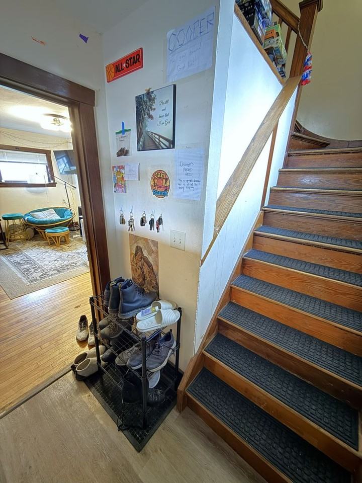 1323 Saint James Ct - Photo 4 of 50