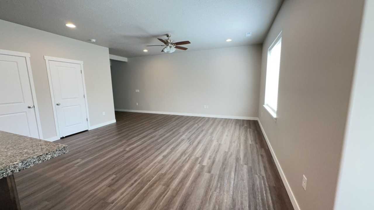 823 N Wellington Ct - Photo 2 of 20