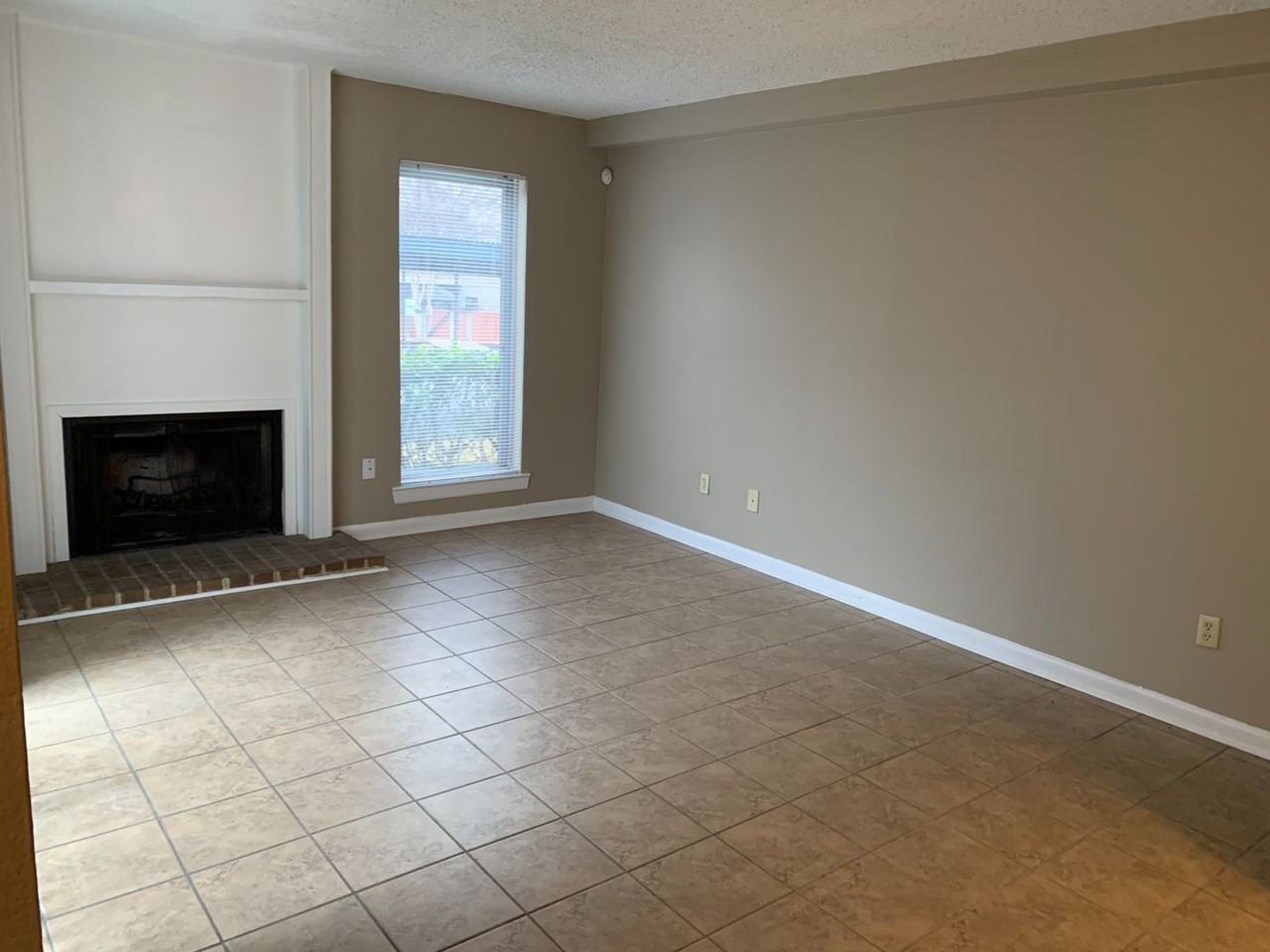 1719 Ridge Oak Pl - Photo 2 of 7