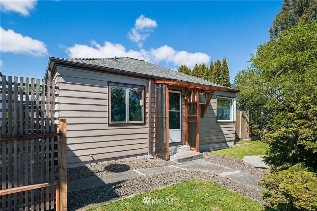 9227 18th Ave Sw - Photo 2 of 19