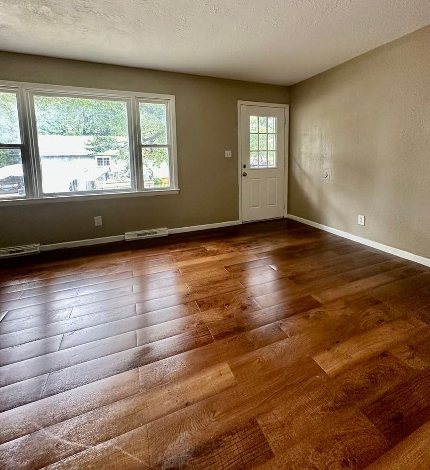 7301 S Benton Ave - Photo 6 of 10