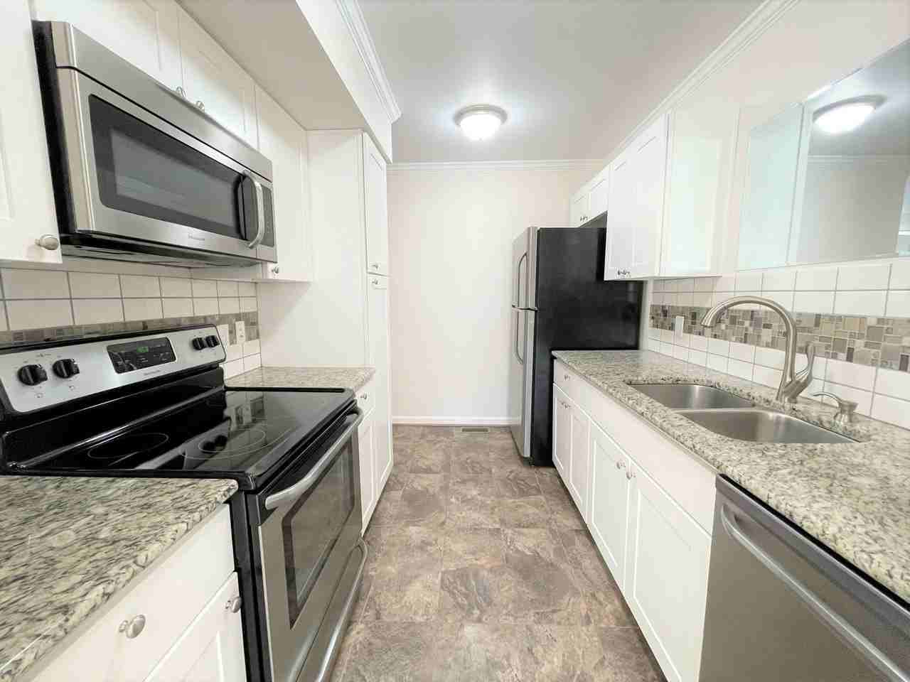 114 N Maple St - Photo 2 of 20