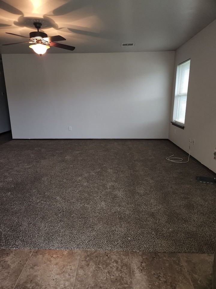 709 Ne 21st Ter - Photo 3 of 10