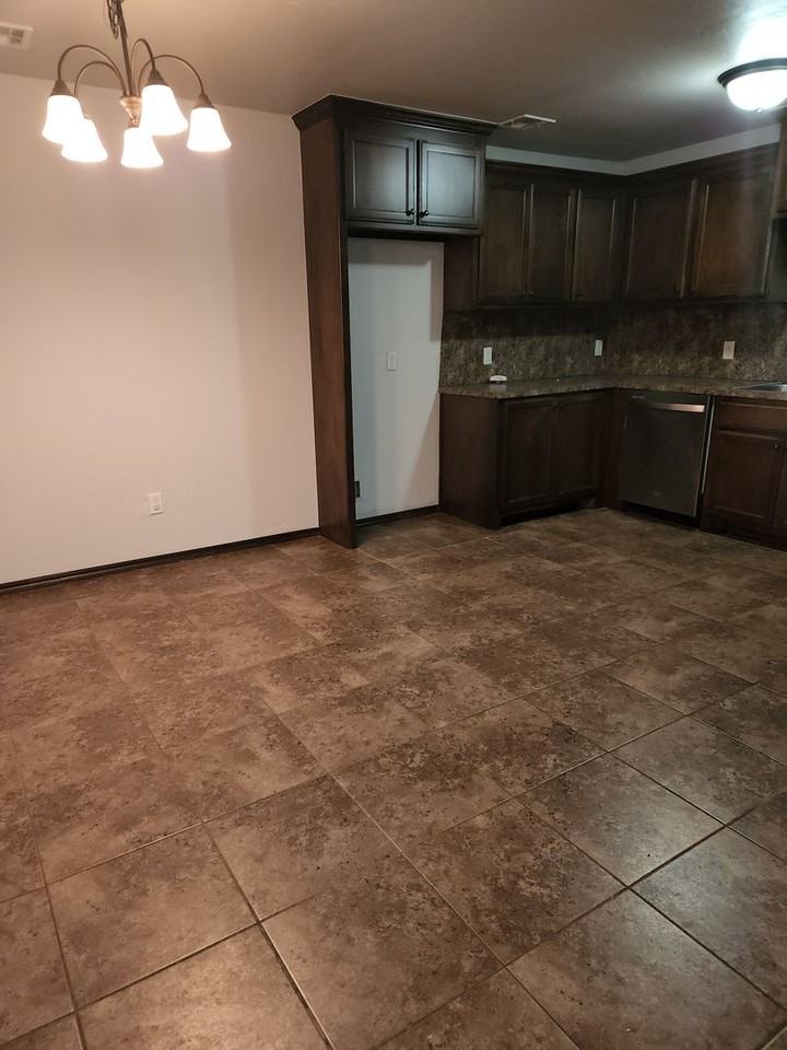 709 Ne 21st Ter - Photo 4 of 10