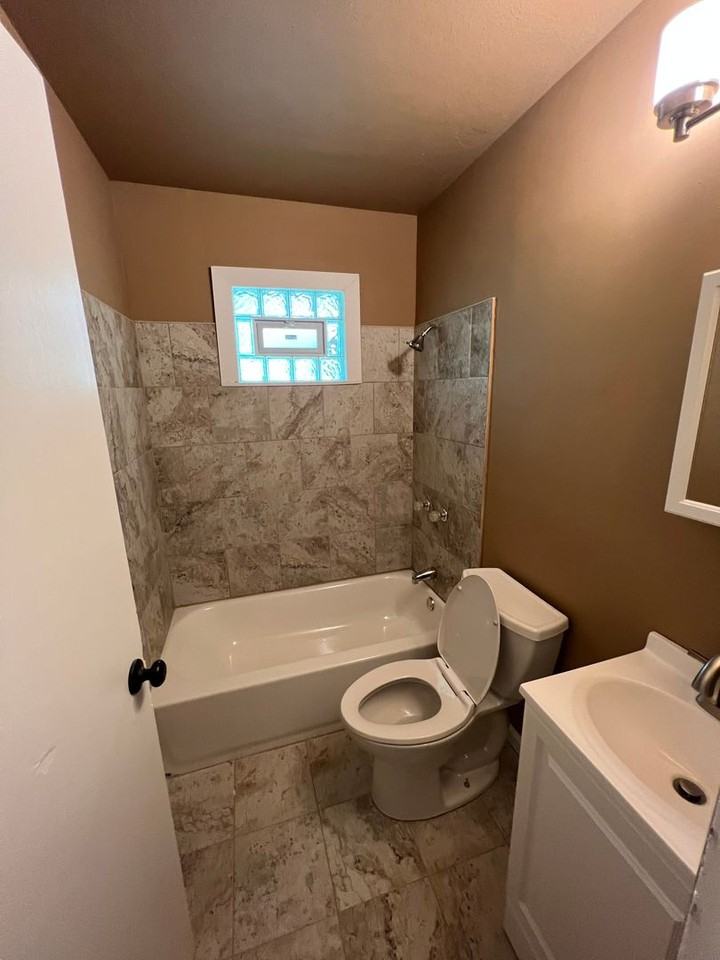 127 Ben Nevis Rd - Photo 3 of 9