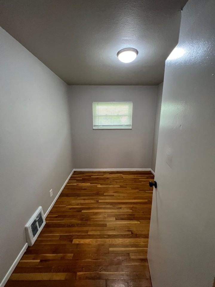 127 Ben Nevis Rd - Photo 6 of 9