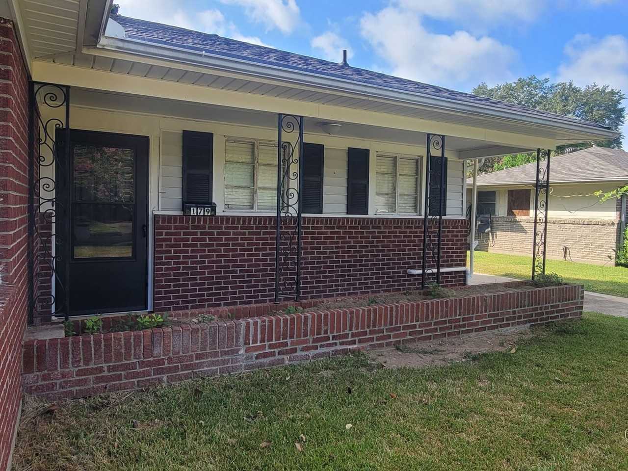 179 Richard Ave - Photo 6 of 32