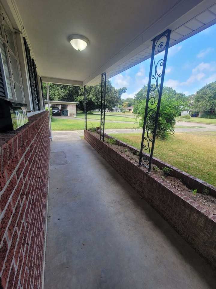 179 Richard Ave - Photo 7 of 32