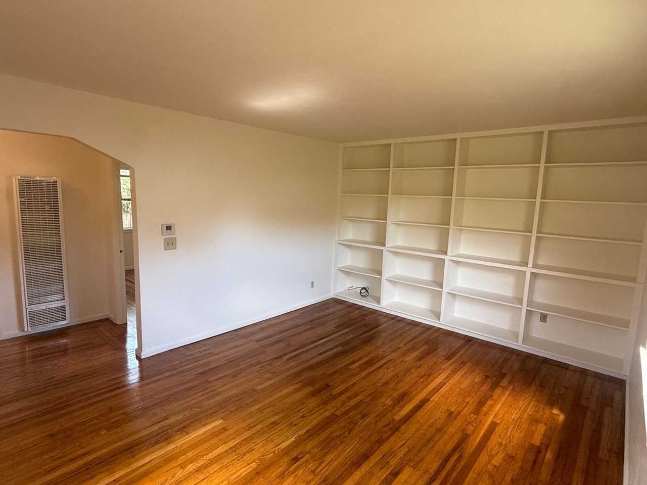 2565 Grant Ave - Photo 6 of 17