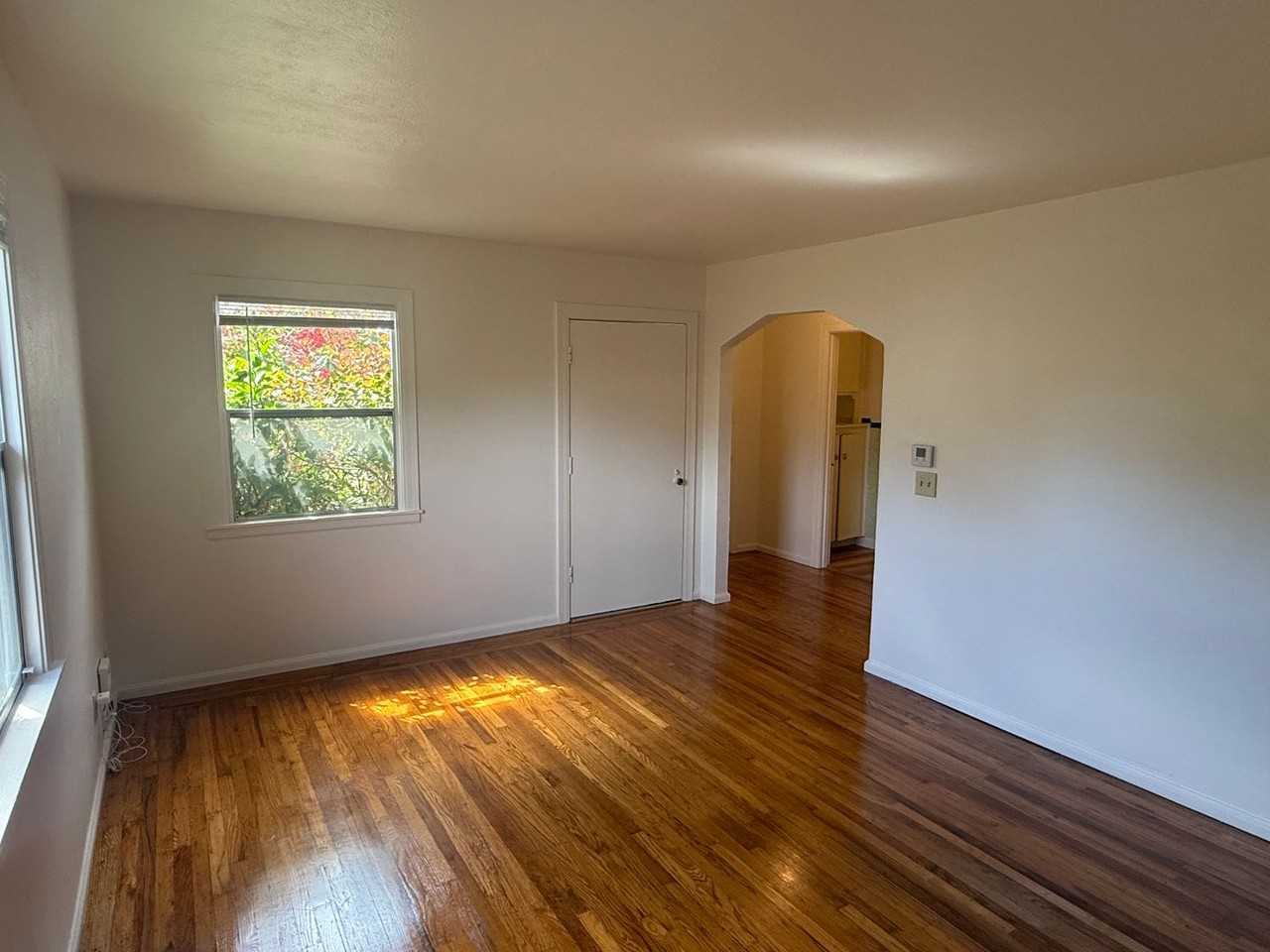 2565 Grant Ave - Photo 7 of 17