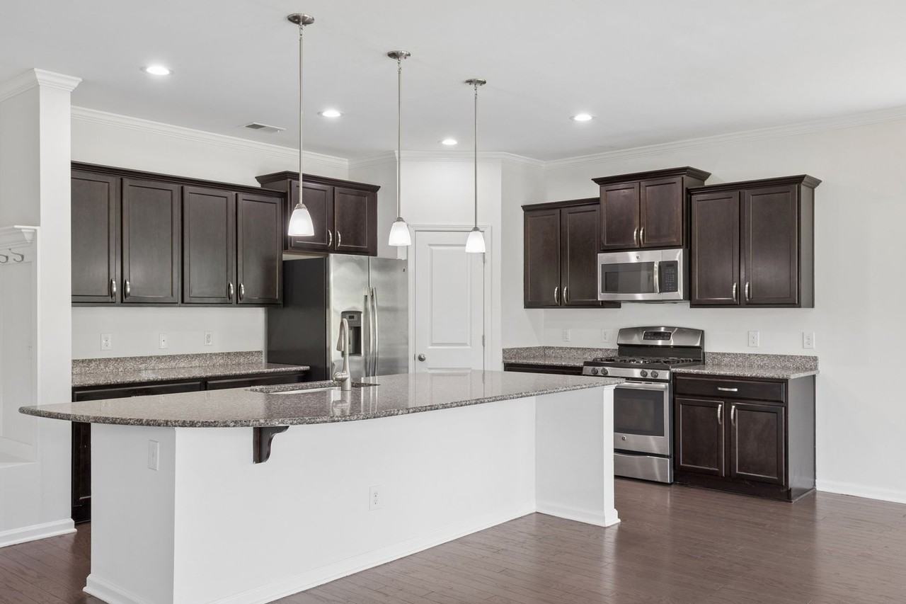7 Kings Cross Ct - Photo 5 of 37