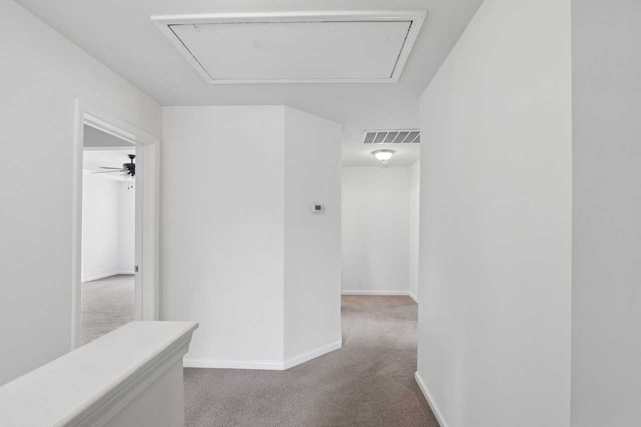 7 Kings Cross Ct - Photo 7 of 37