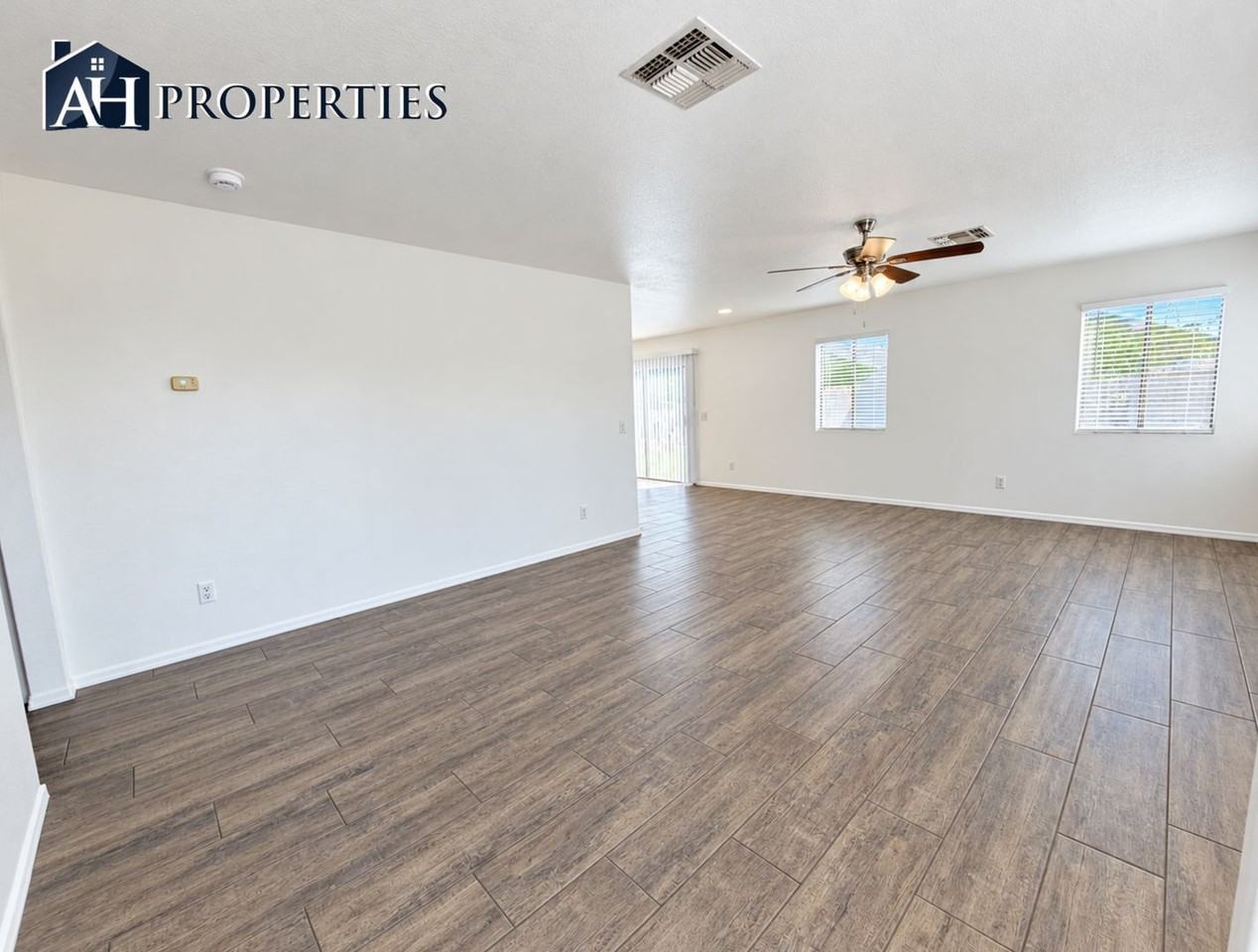 16723 N 113th Ln - Photo 3 of 34