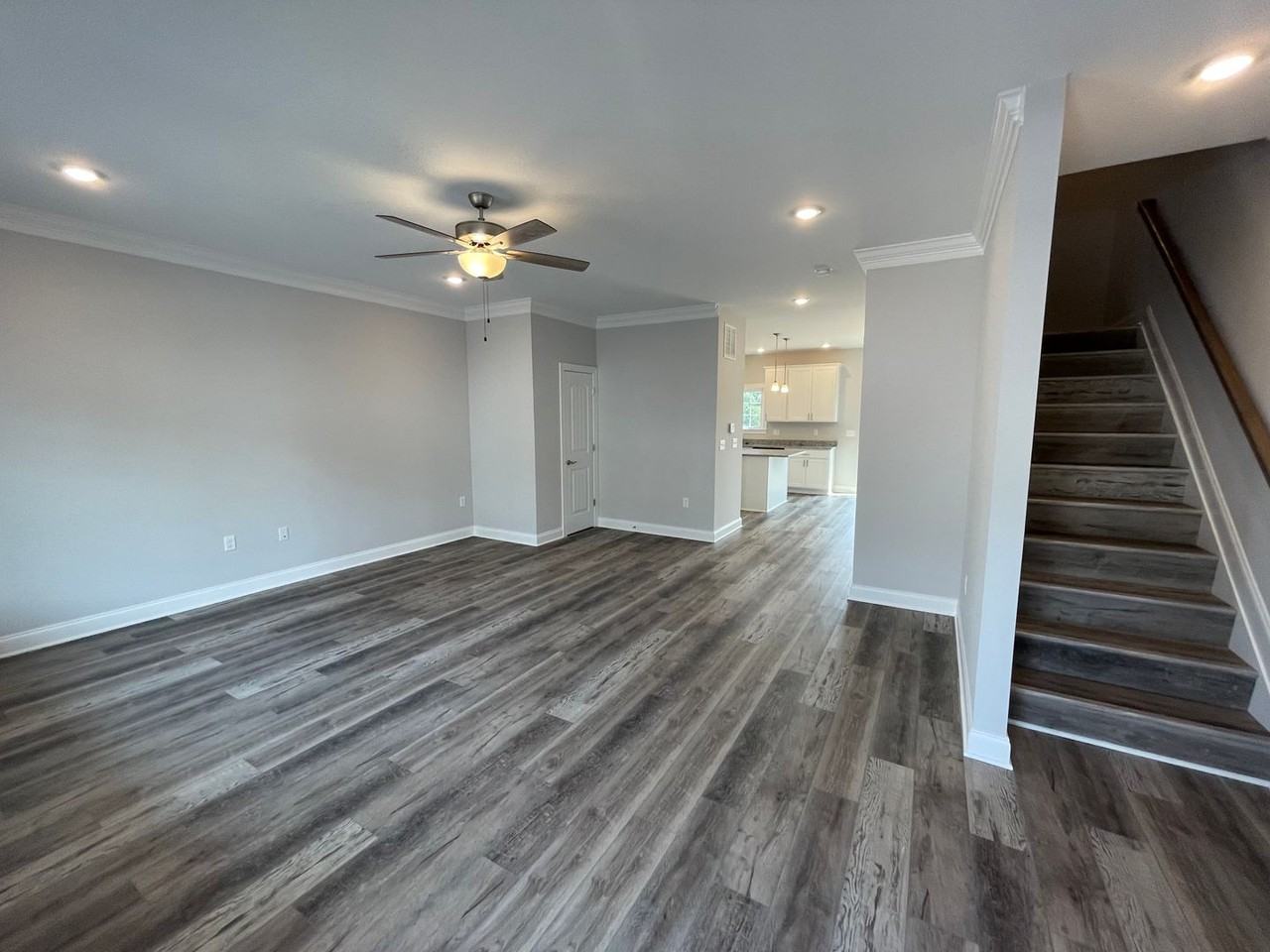1157 Bluemoon Dr - Photo 3 of 17