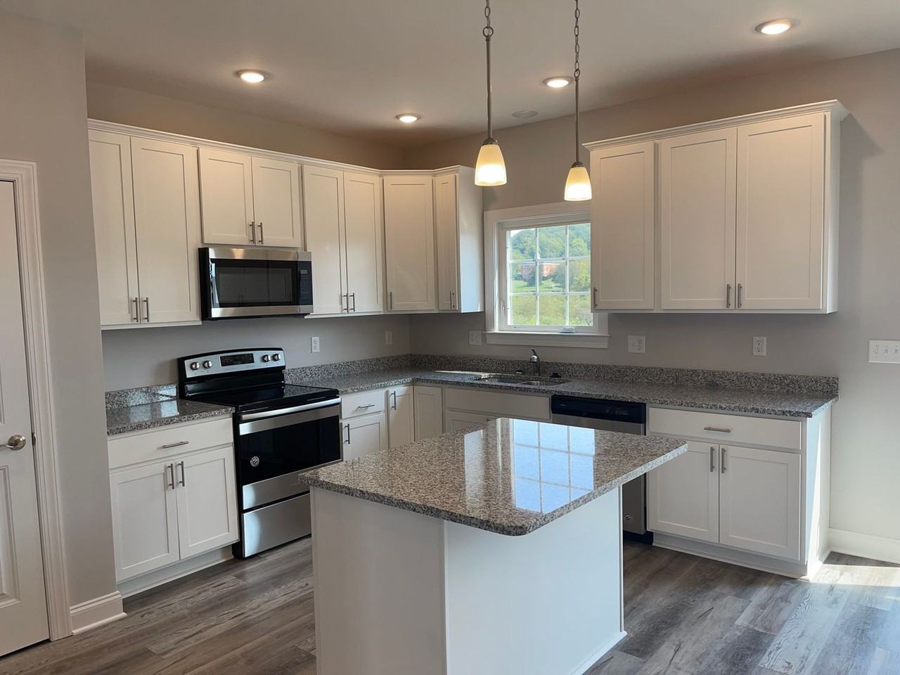 1157 Bluemoon Dr - Photo 6 of 17