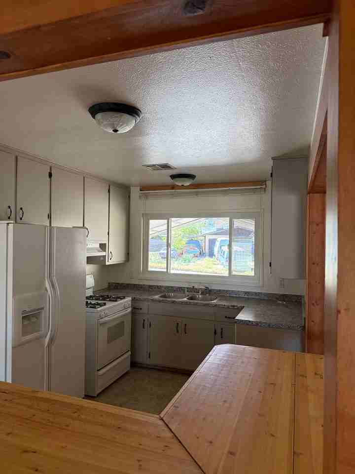 2101 Aspen Dr - Photo 5 of 24