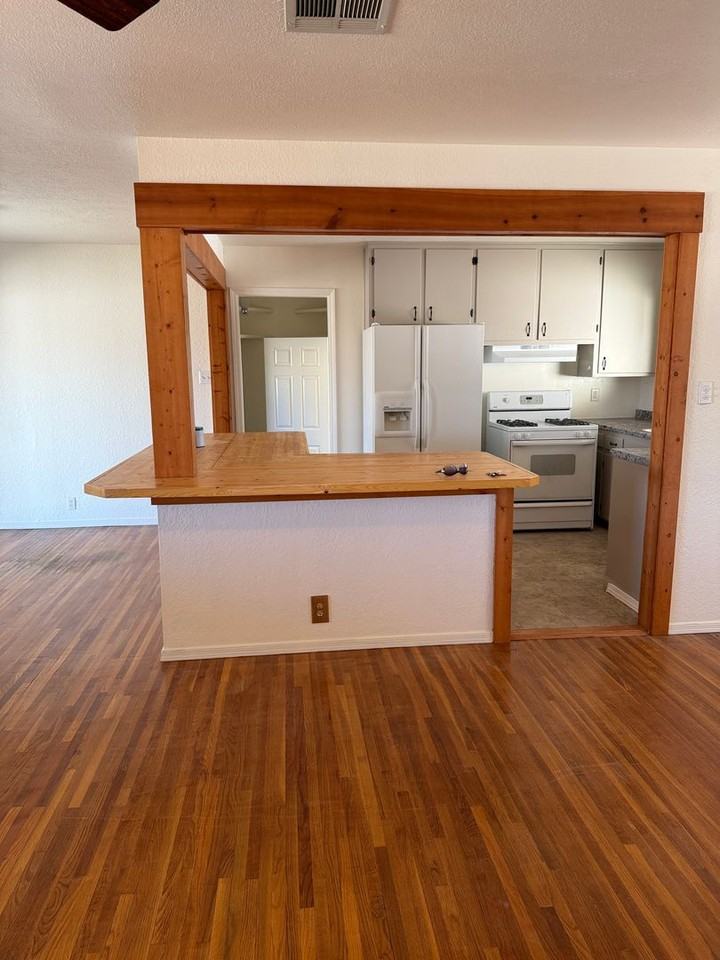 2101 Aspen Dr - Photo 6 of 24
