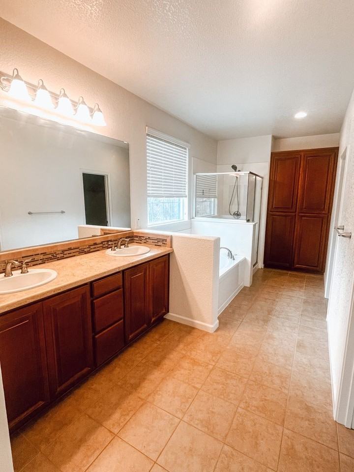 2356 Cantalise Dr - Photo 2 of 18