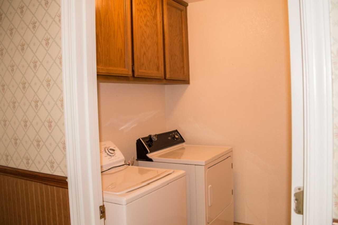 16320 Loretta Ln - Photo 6 of 19