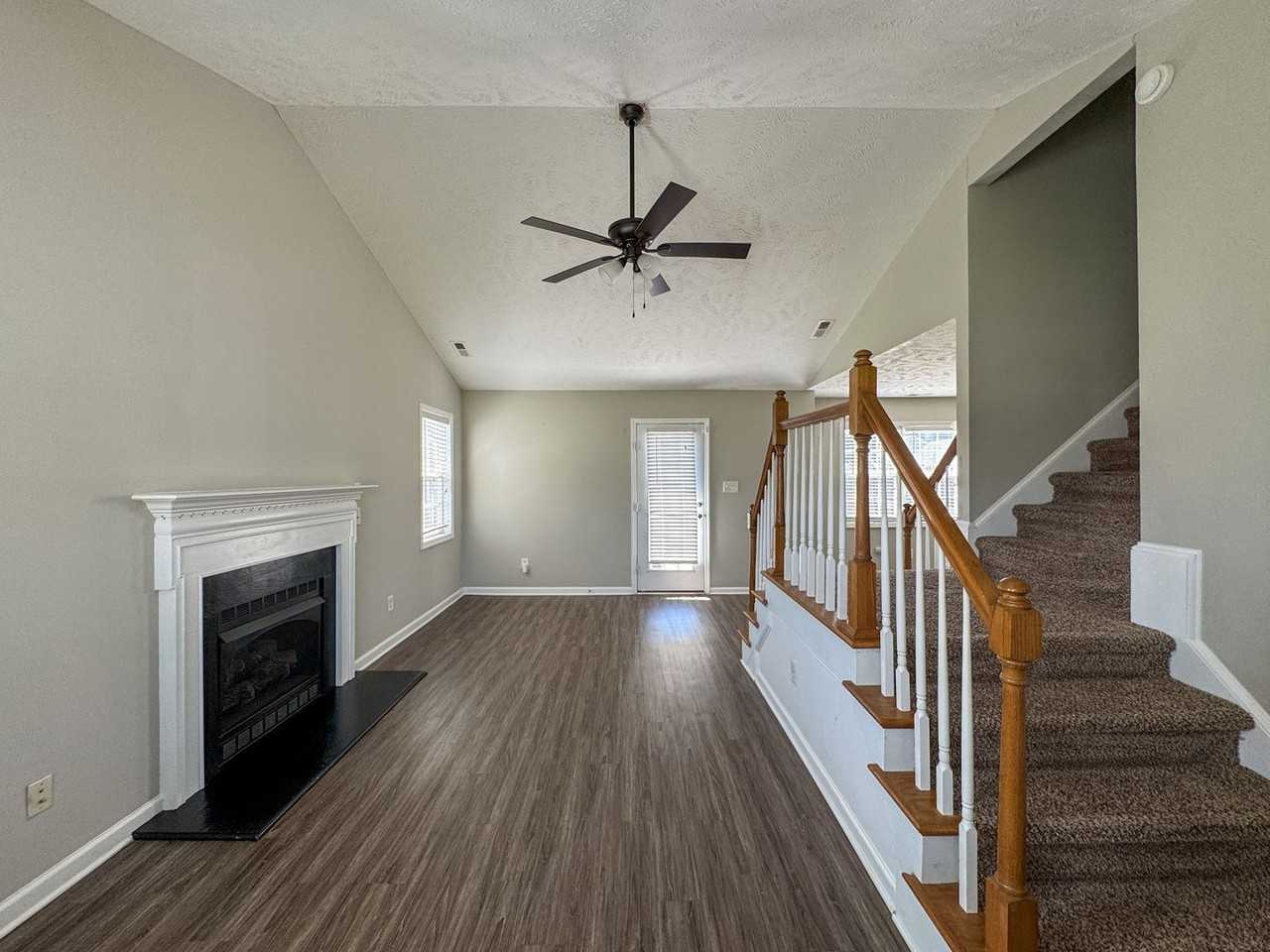 1502 Bridgeton Way - Photo 3 of 23