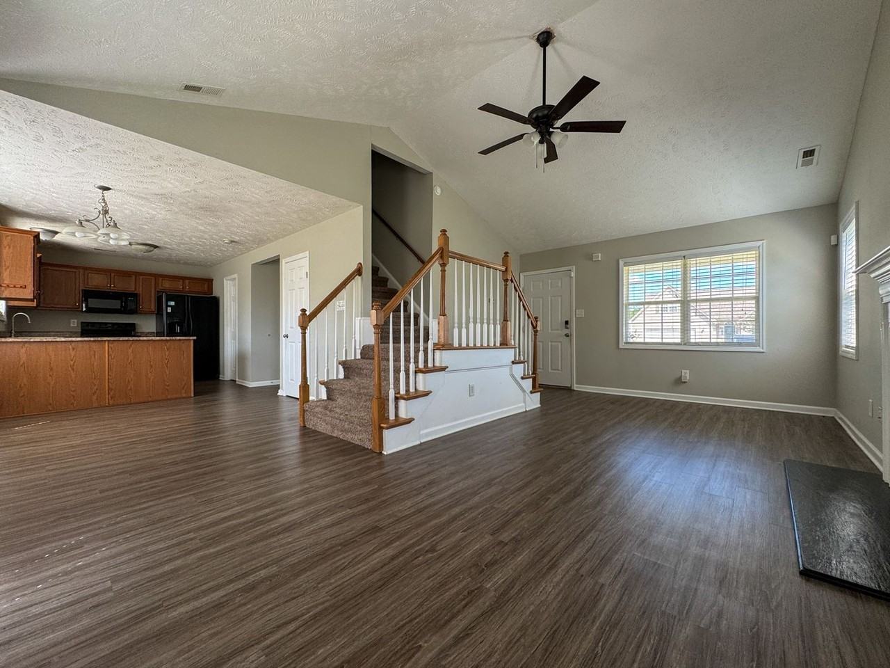 1502 Bridgeton Way - Photo 4 of 23