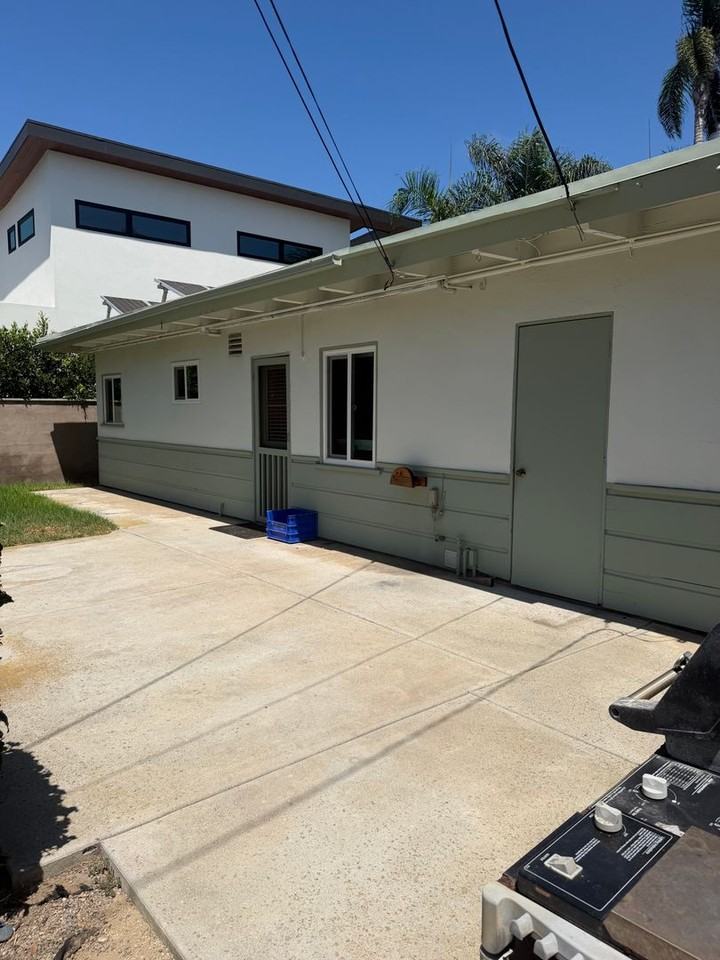 321 N Acacia Ave - Photo 2 of 4