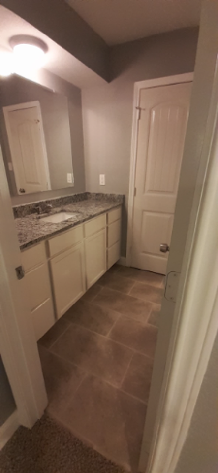 2202 Greenbriar Ct - Photo 3 of 22