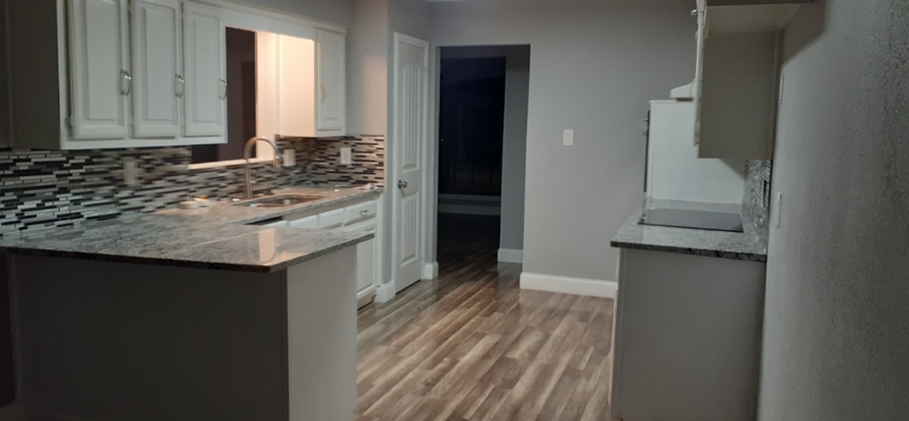 2202 Greenbriar Ct - Photo 7 of 22