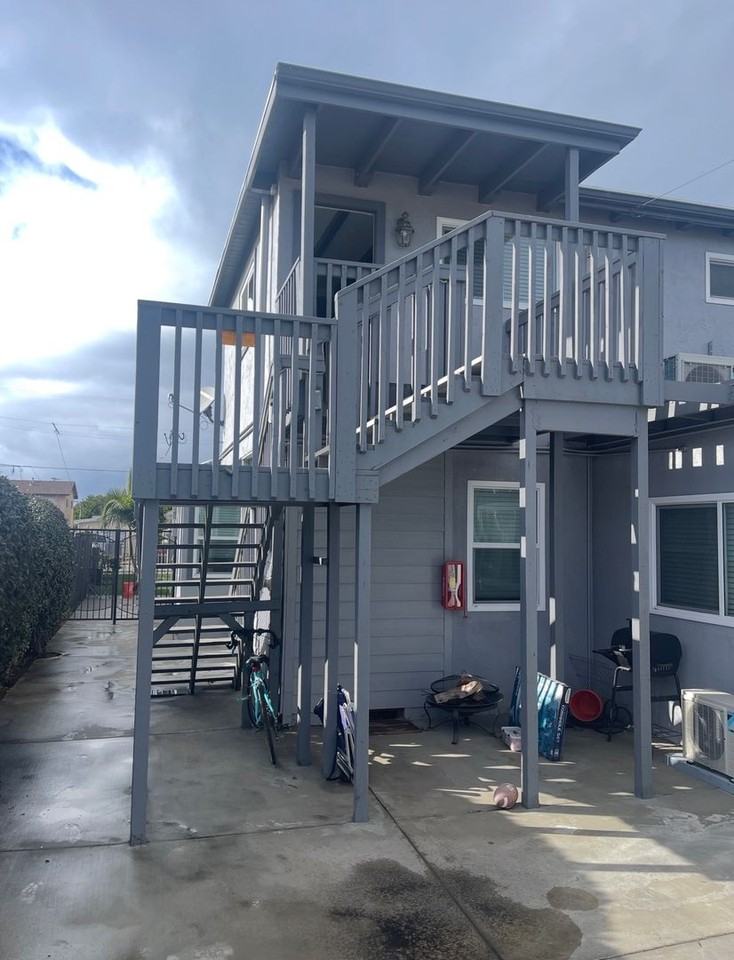 621 Florence St #B - Photo 2 of 10