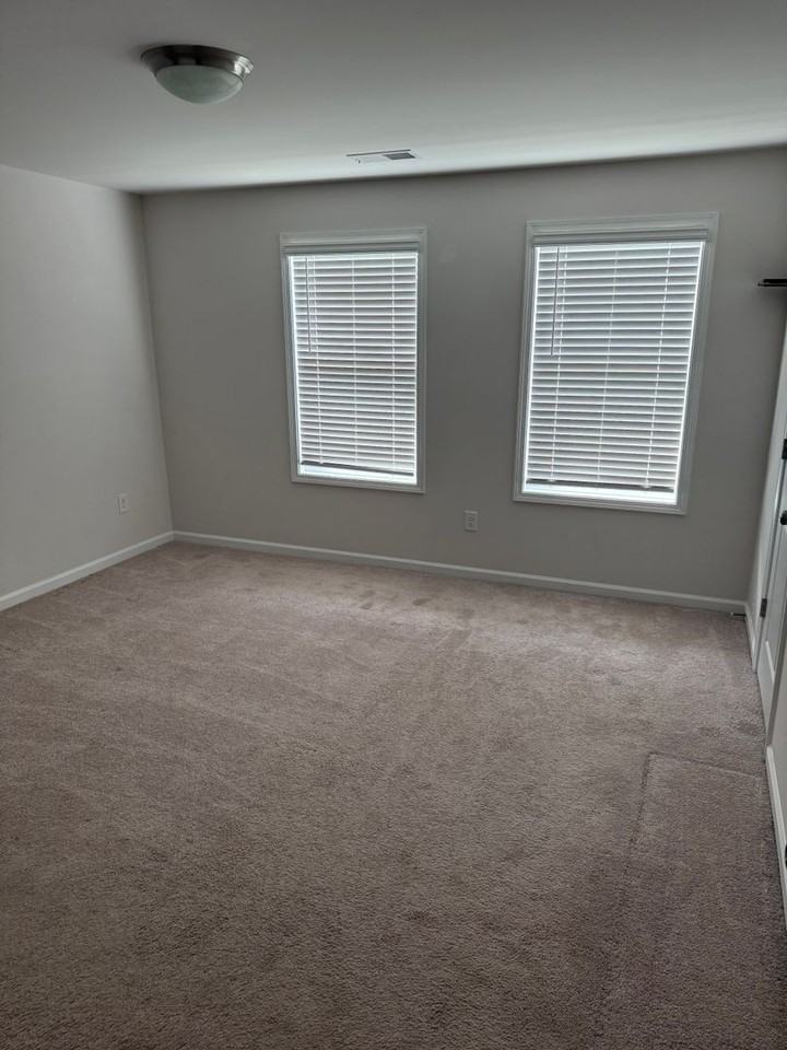 316 Laurel Park Dr - Photo 2 of 20