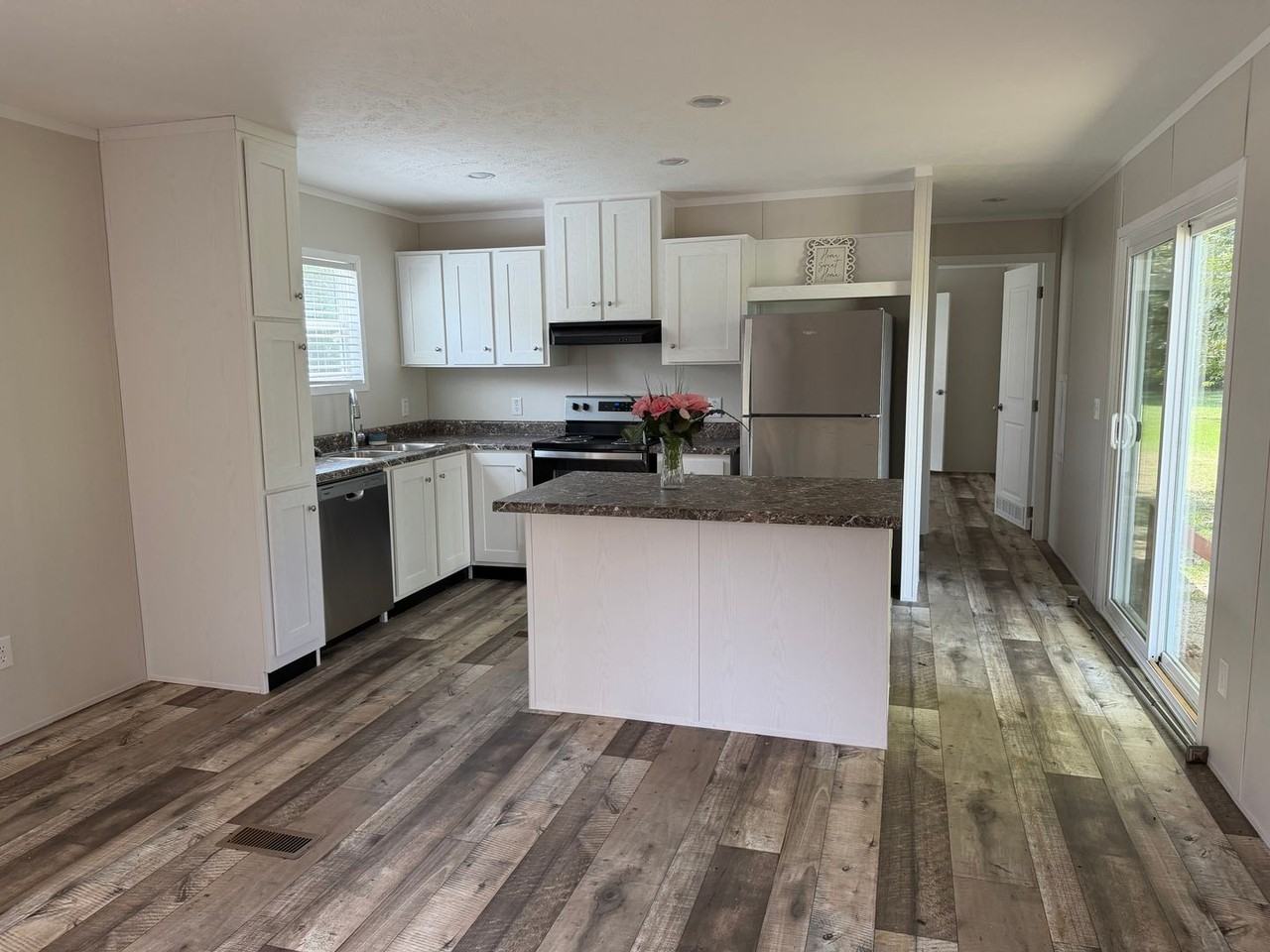 11279 Keith Rd - Photo 3 of 11